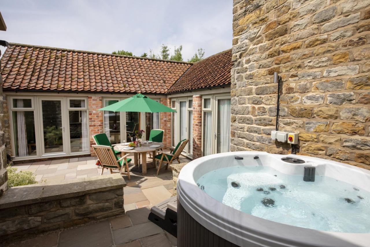 Thirley Cotes Farm Cottages Scarborough Exterior photo